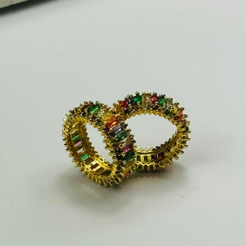 Anel Cravejado com Zircônias Multicor