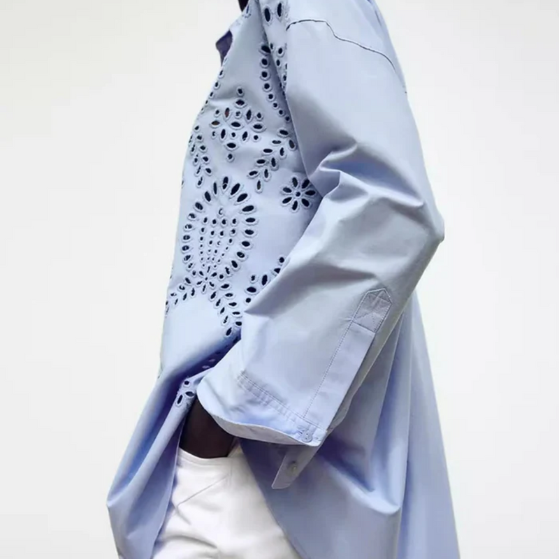 Camisa Feminina Ampla com Recortes a Laser