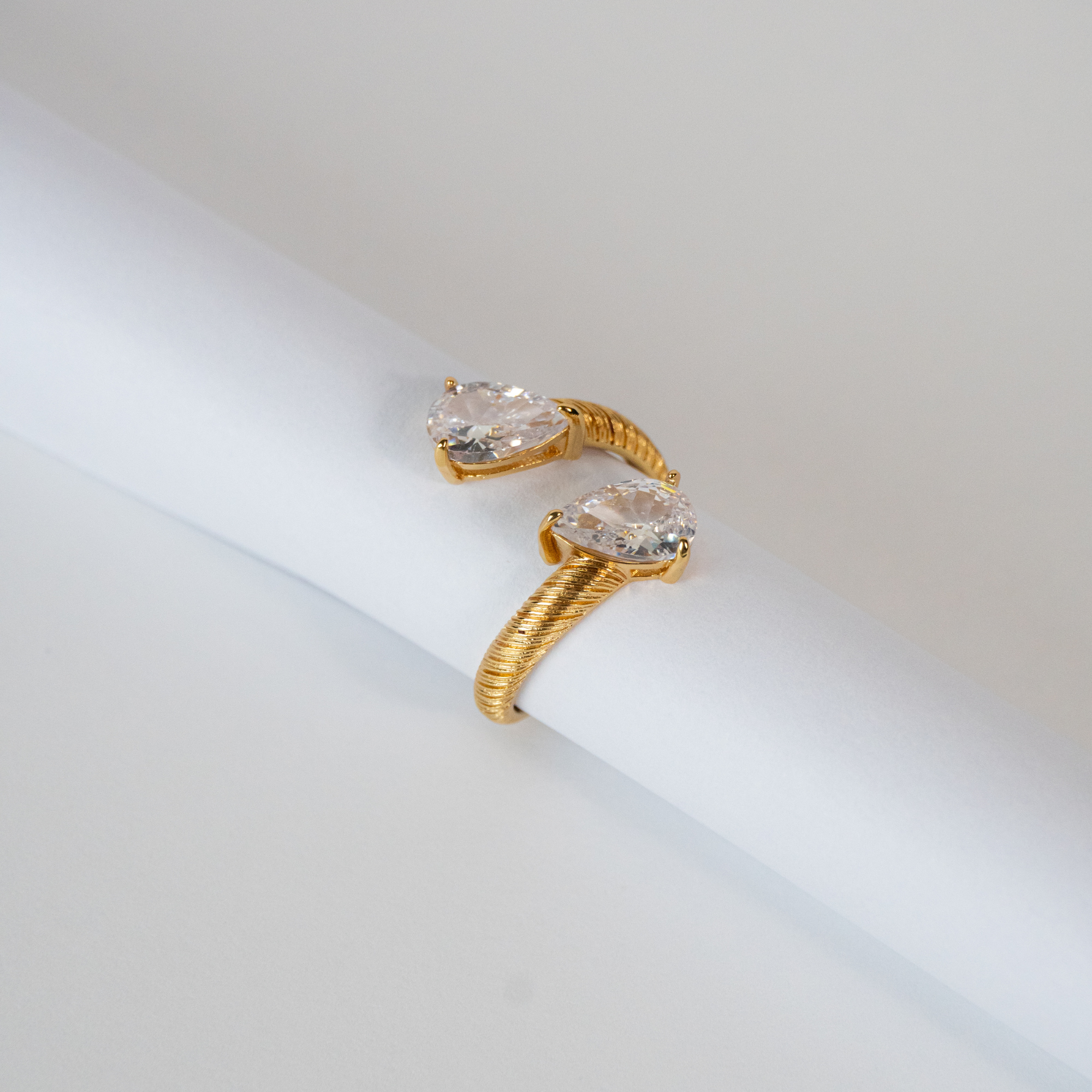 Anel Versátil com Duas Zircônias