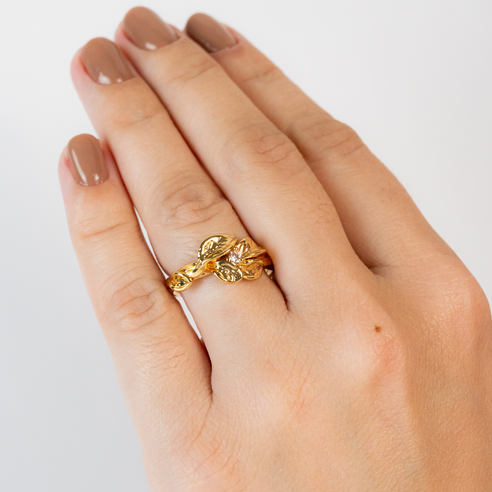 Anel de Folhas Banhado a Ouro