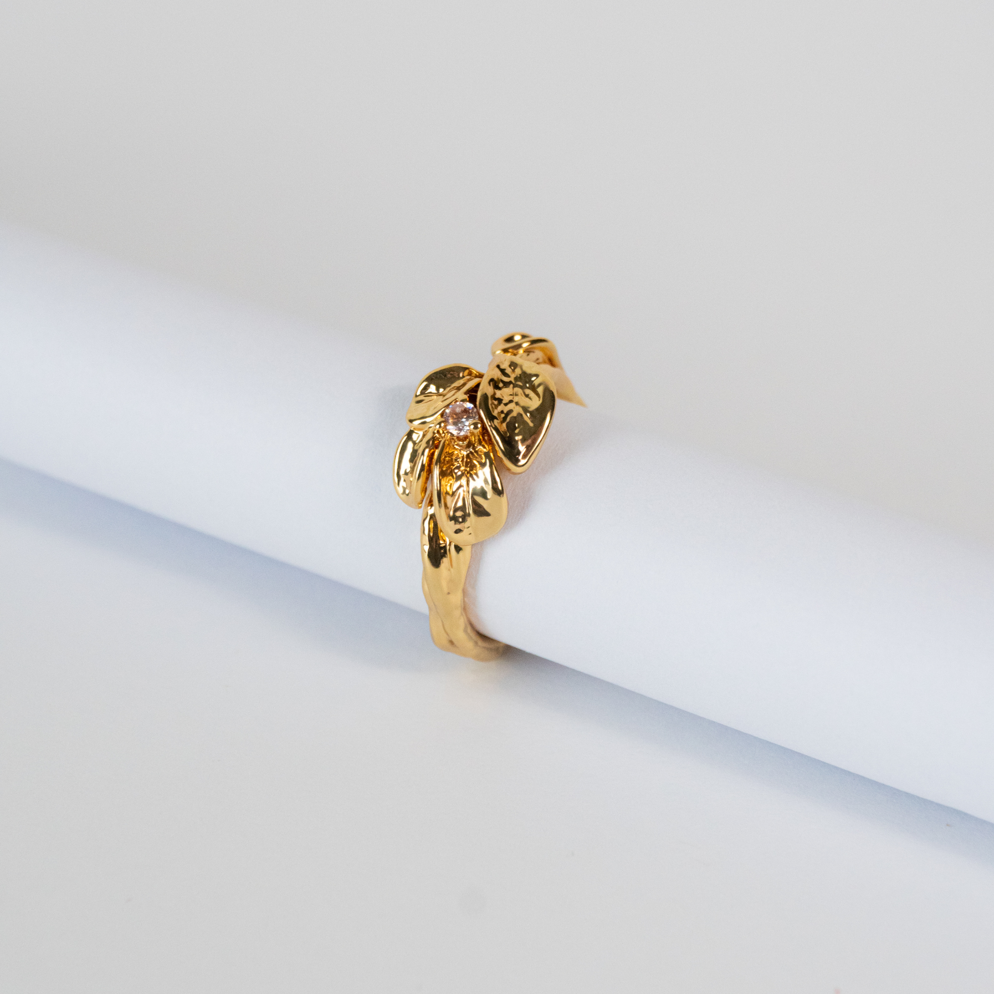 Anel de Folhas Banhado a Ouro