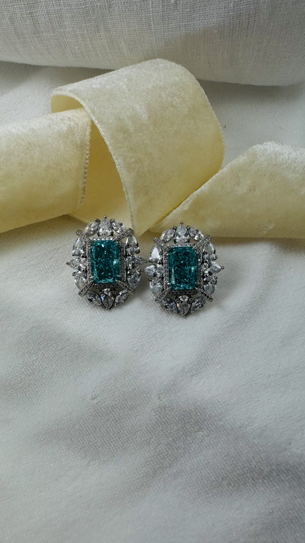 Brincos de Prata 925 com Diamante Carbono Azul