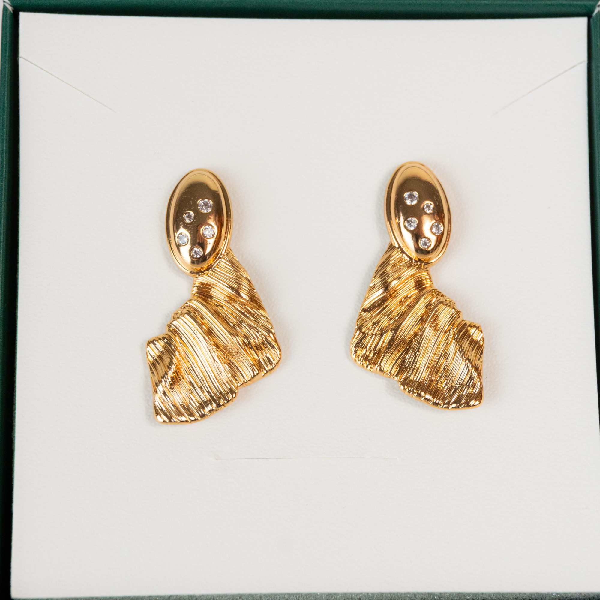 Brinco Dourado Texturizado Aura