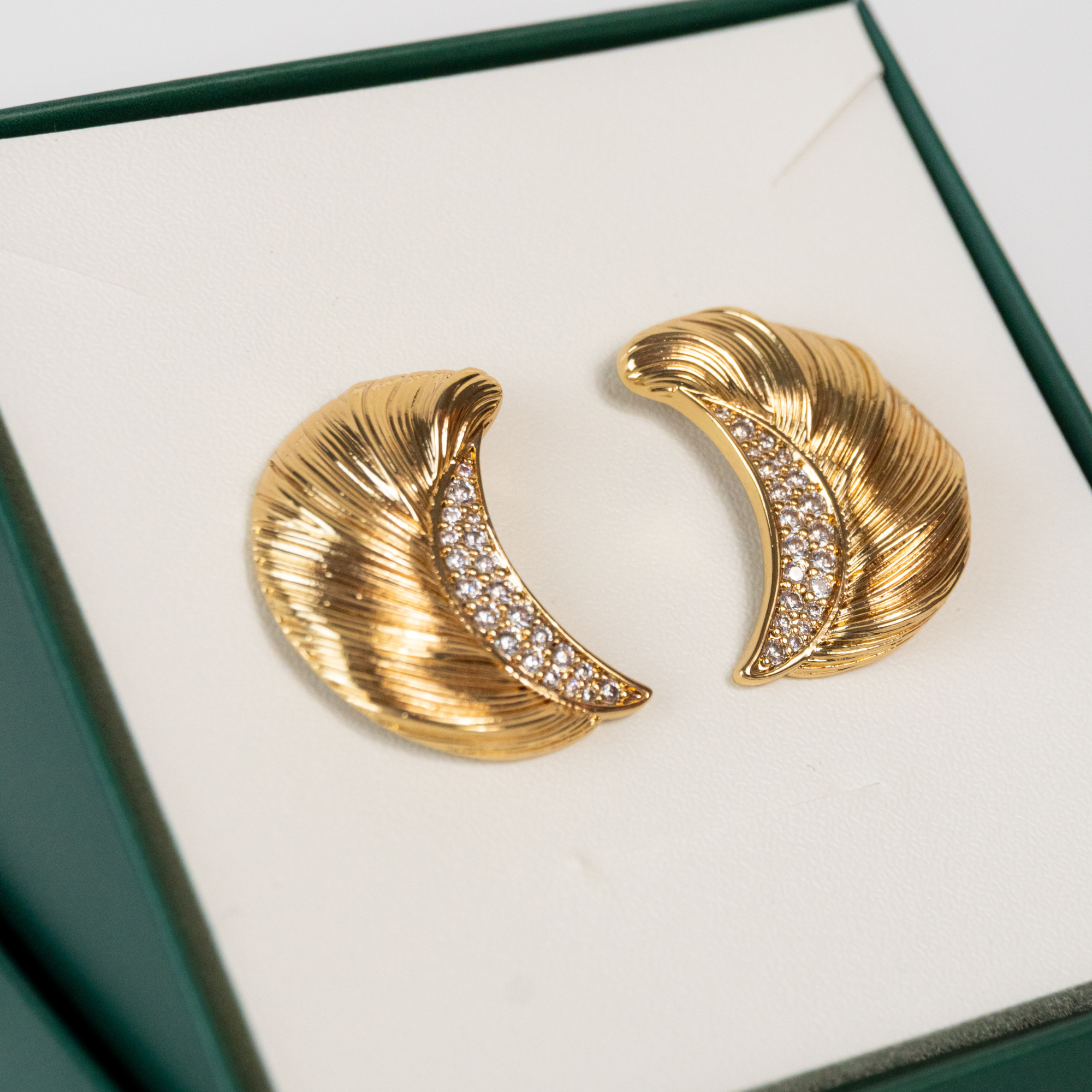 Brinco Meia Lua Escovada