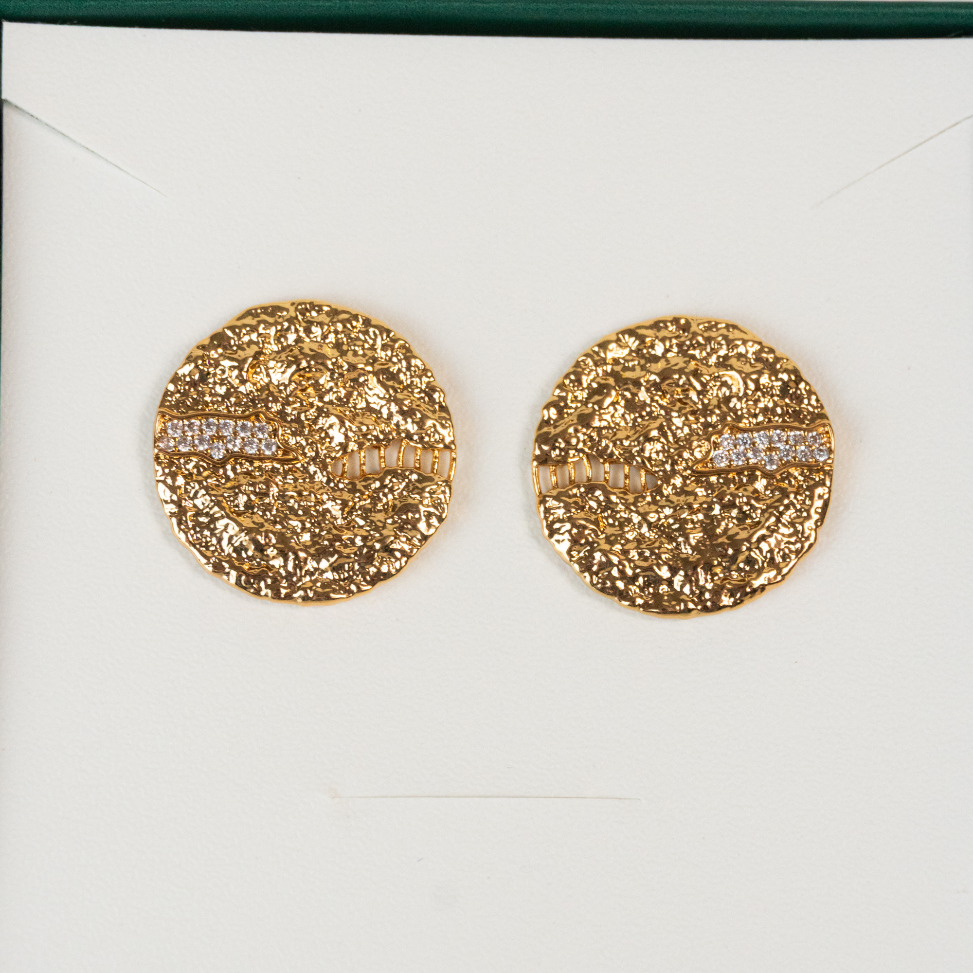 Brinco Redondo Fosco com Microzircônias