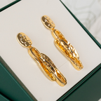 Brinco com Pingente em Aro Duplo Texturizado