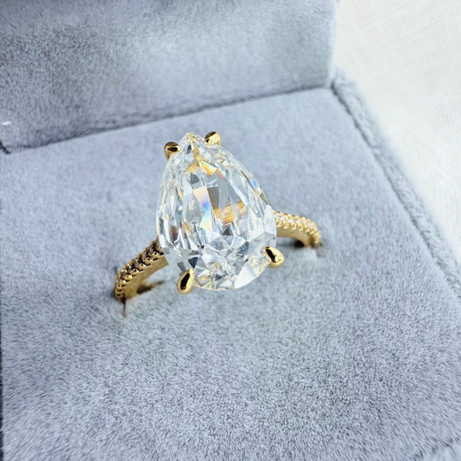 Anel Solitario gota Lab Grown Ice Cut