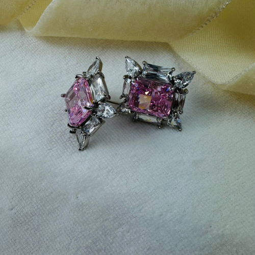 Brincos de Prata 925 com Diamante Carbono Rosa