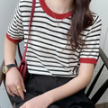 Camiseta Básica Listrada Com Gola Redonda