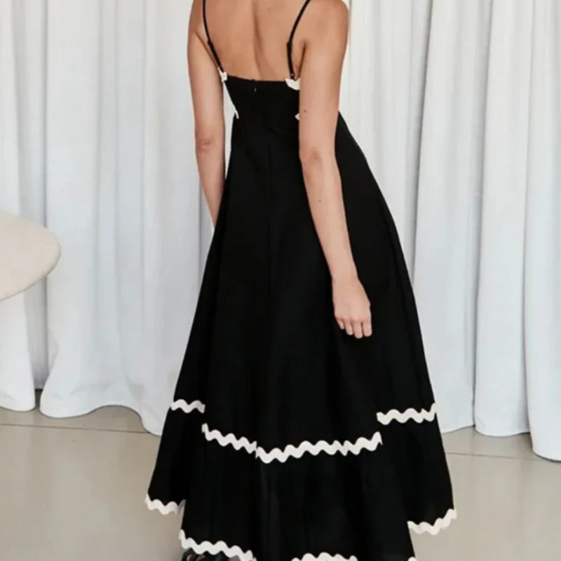 Vestido Longo Alça Espaguete e Detalhe Em Bordado
