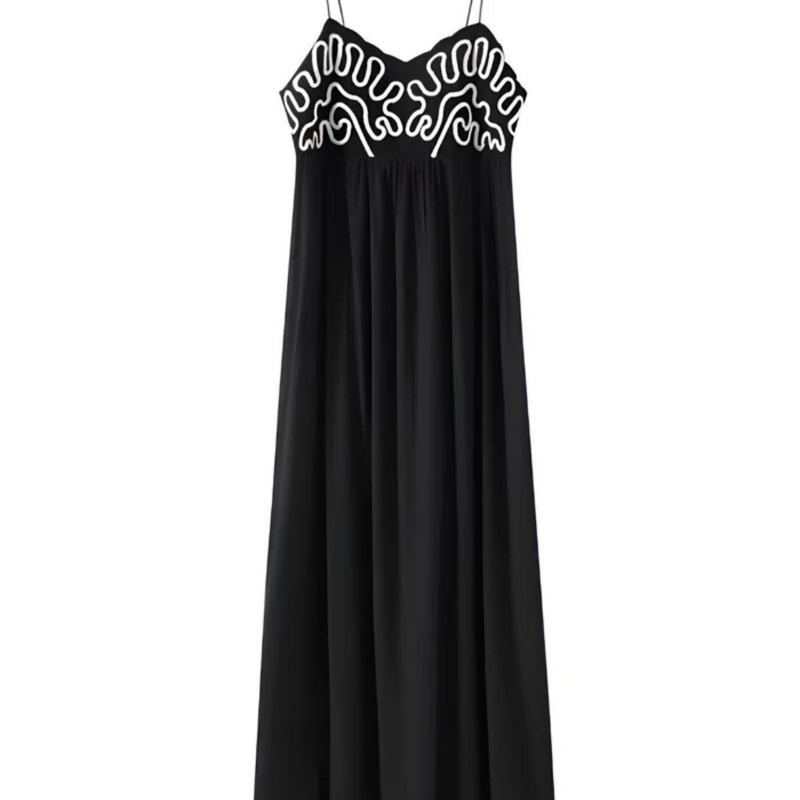 Vestido Longo Com Detalhes Bordados