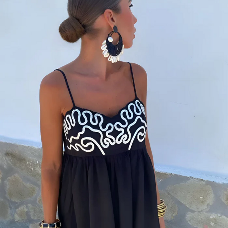 Vestido Longo Com Detalhes Bordados