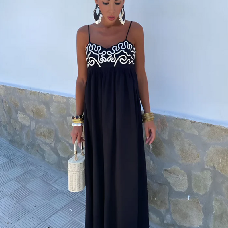 Vestido Longo Com Detalhes Bordados
