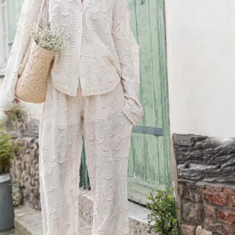 Conjunto Feminino De Calça Com Camisa Bordado