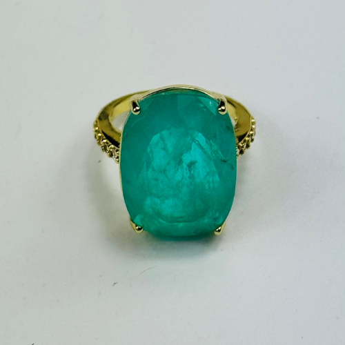 Anel com Pedra Fusion Verde e Zircônias