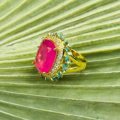 Anel com Pedra Fusion Pink e Dupla Auréola Cravejada