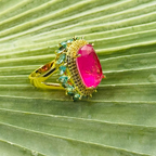 Anel com Pedra Fusion Pink e Dupla Auréola Cravejada
