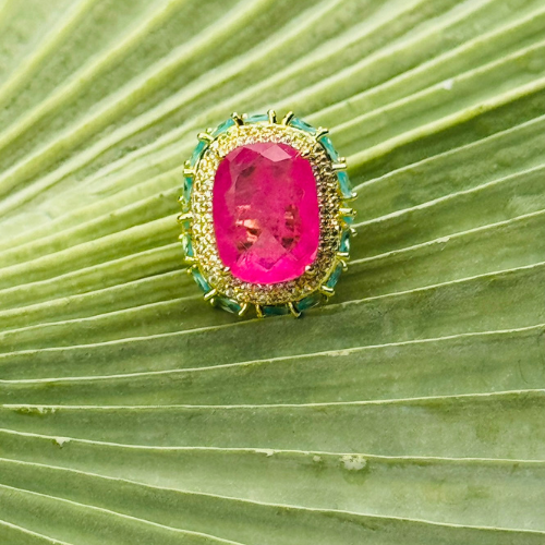 Anel com Pedra Fusion Pink e Dupla Auréola Cravejada