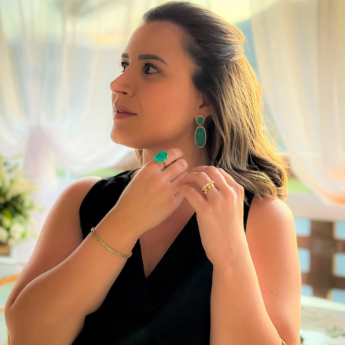 Anel com Pedra Fusion Verde e Zircônias