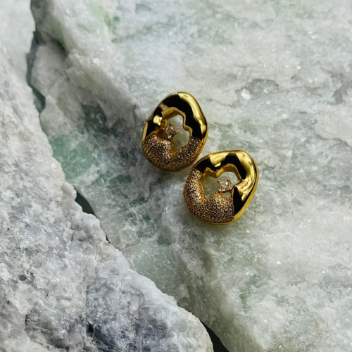 Brinco de Aro Liso e Cravejado em Micro Zircônias