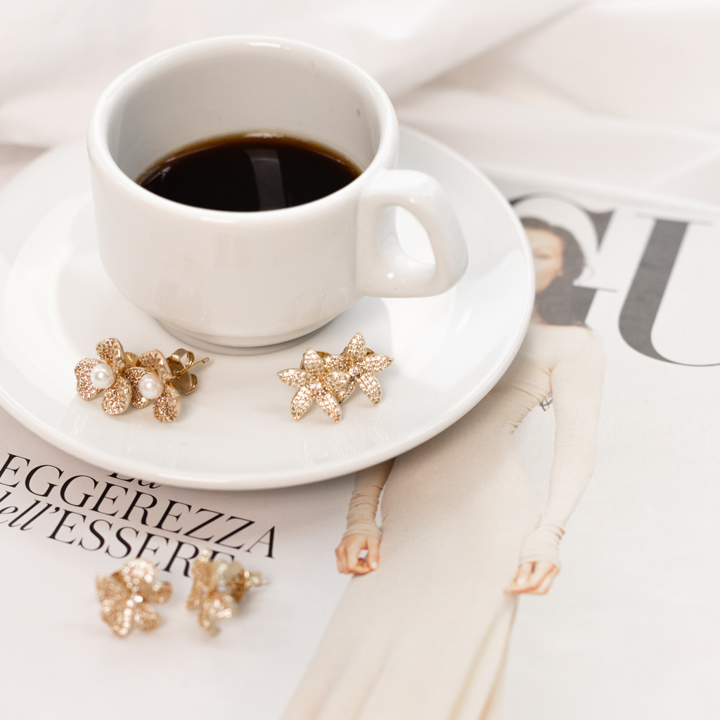 Brincos Flor com Pérola e Micro Zircônias