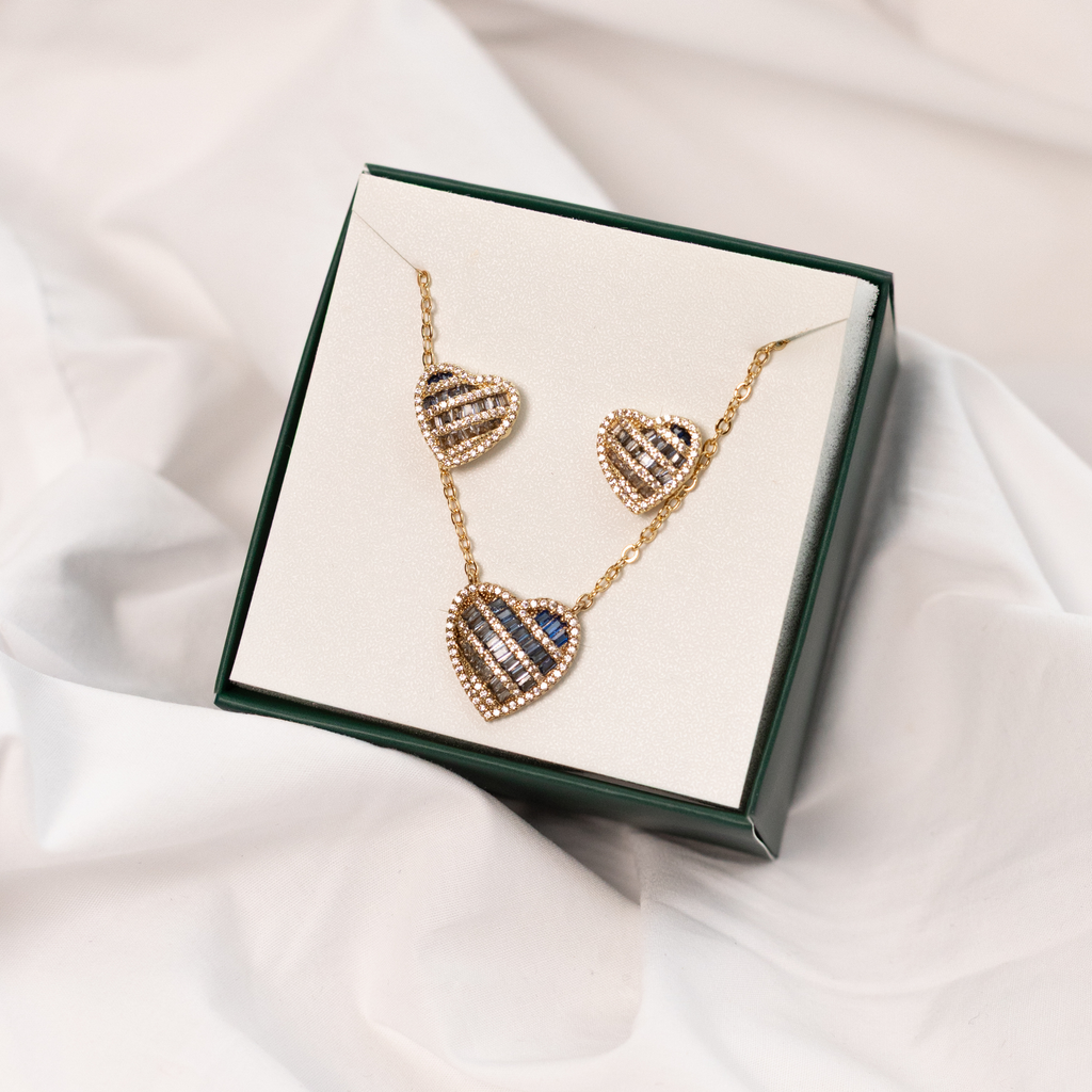 Conjunto Colar e Brincos Coração Texturizado com Micro Zircônias
