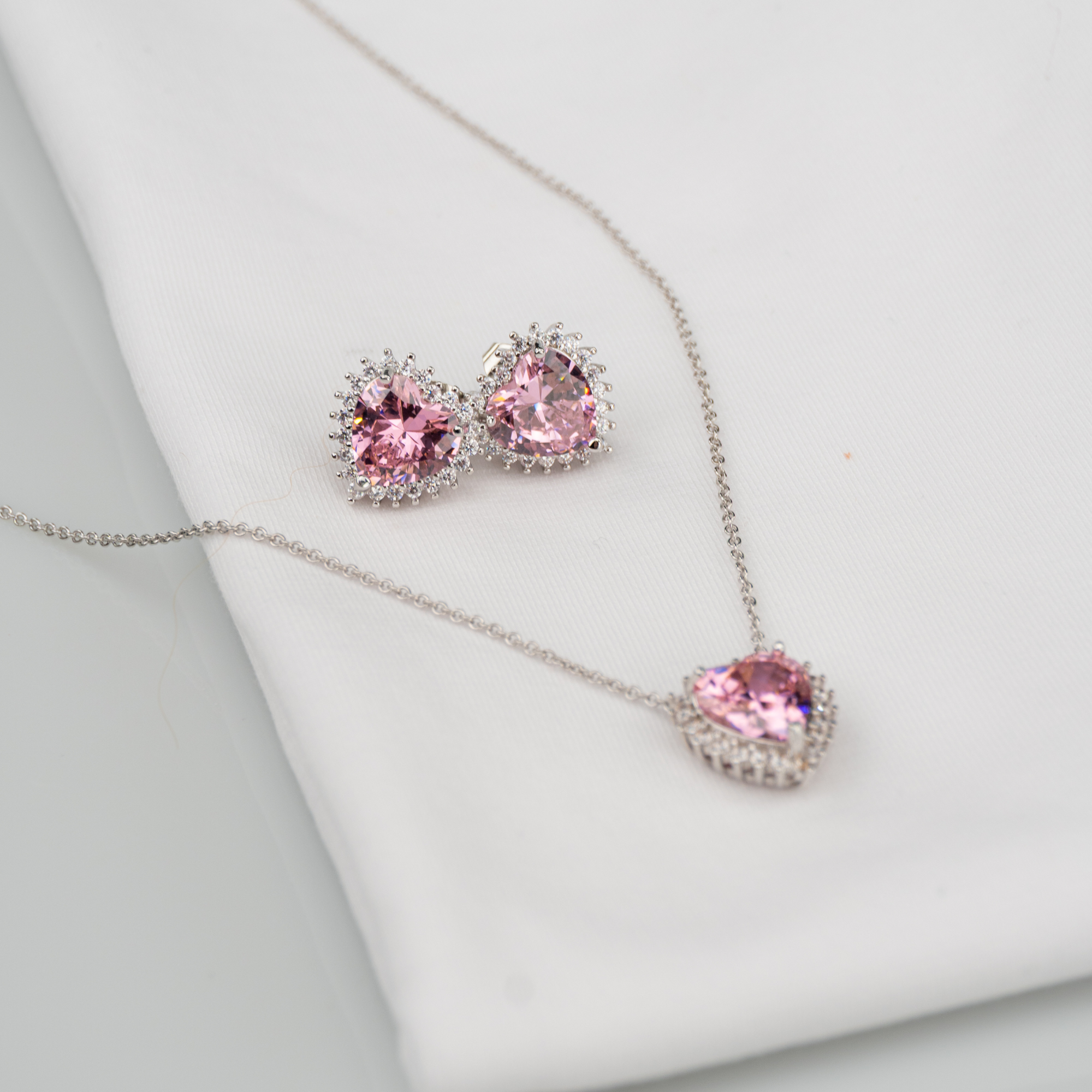 Conjunto Coração Rosa com Auréola