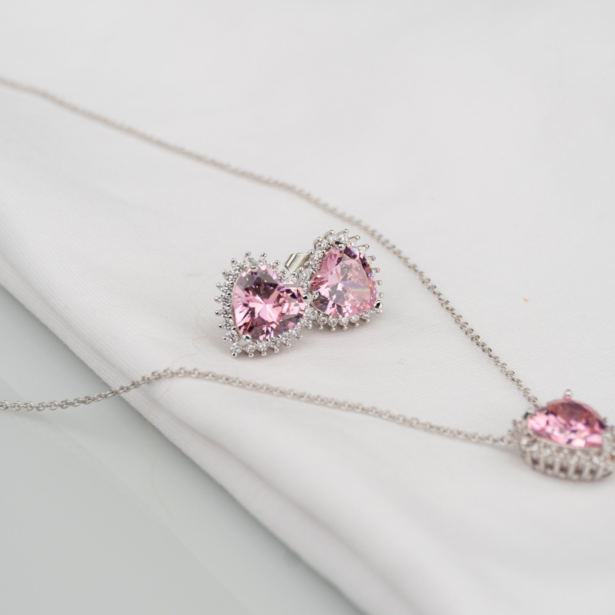 Conjunto Coração Rosa com Auréola