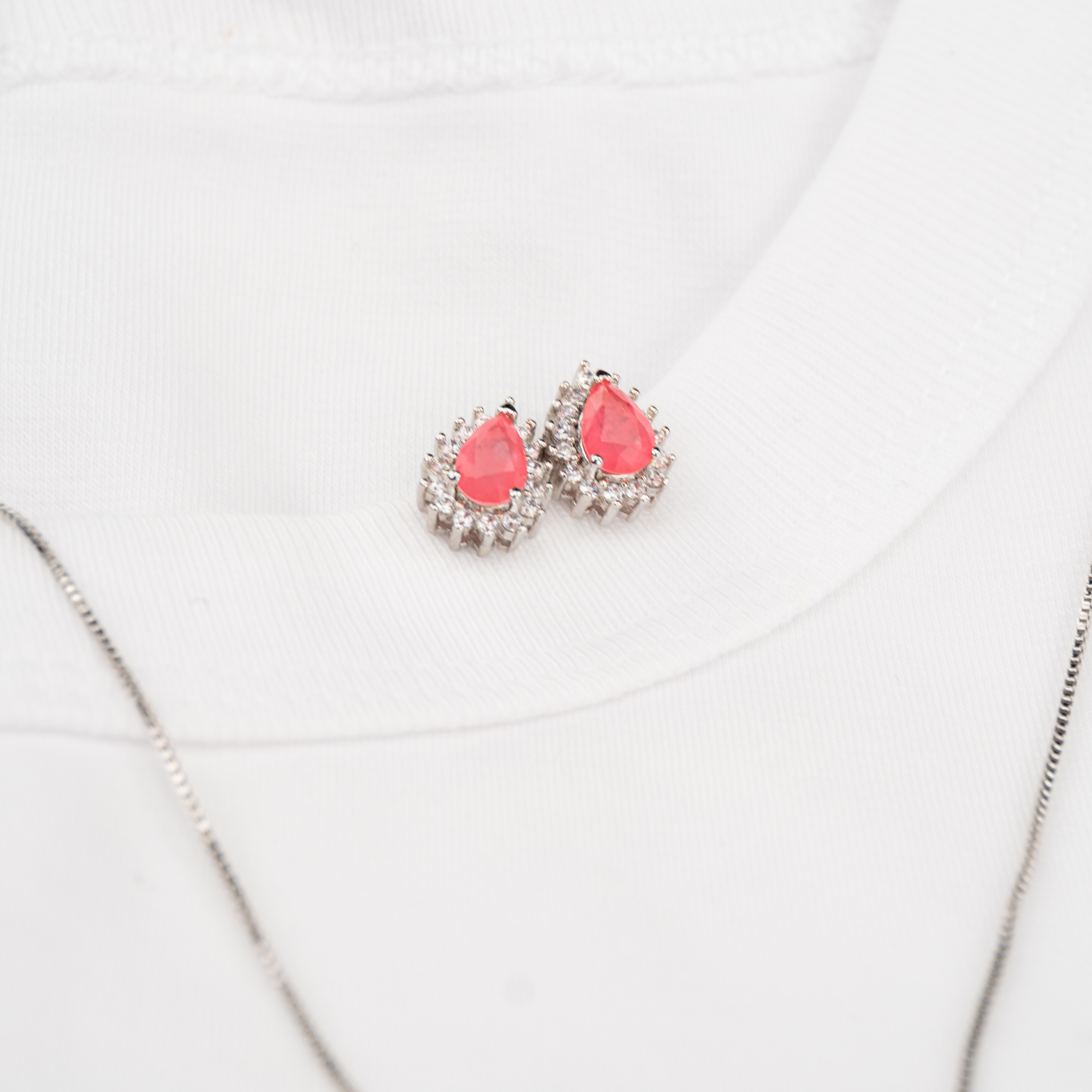 Conjunto Gota Rosa com Auréola