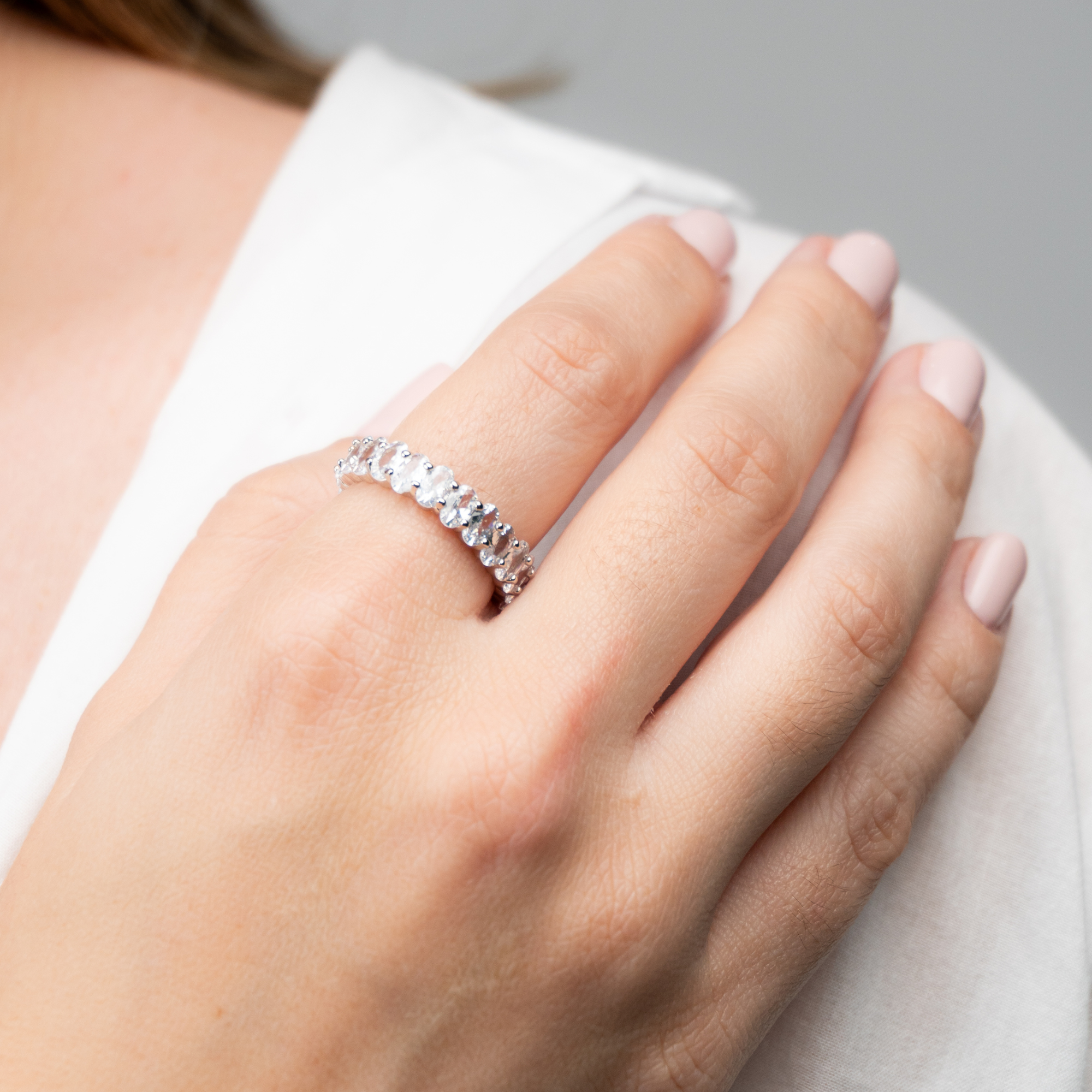 Anel Cravejado Inteiro Oval