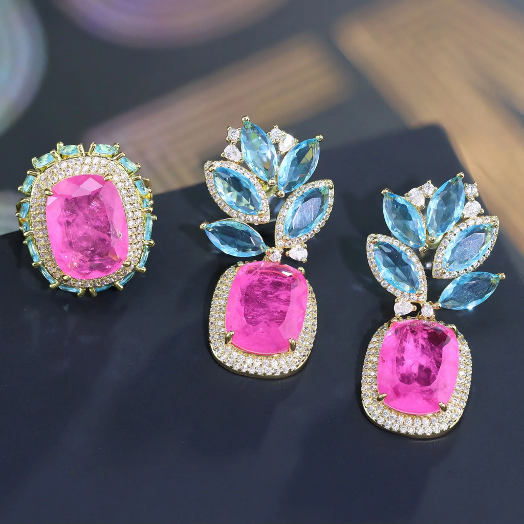 Anel com Pedra Fusion Pink e Dupla Auréola Cravejada