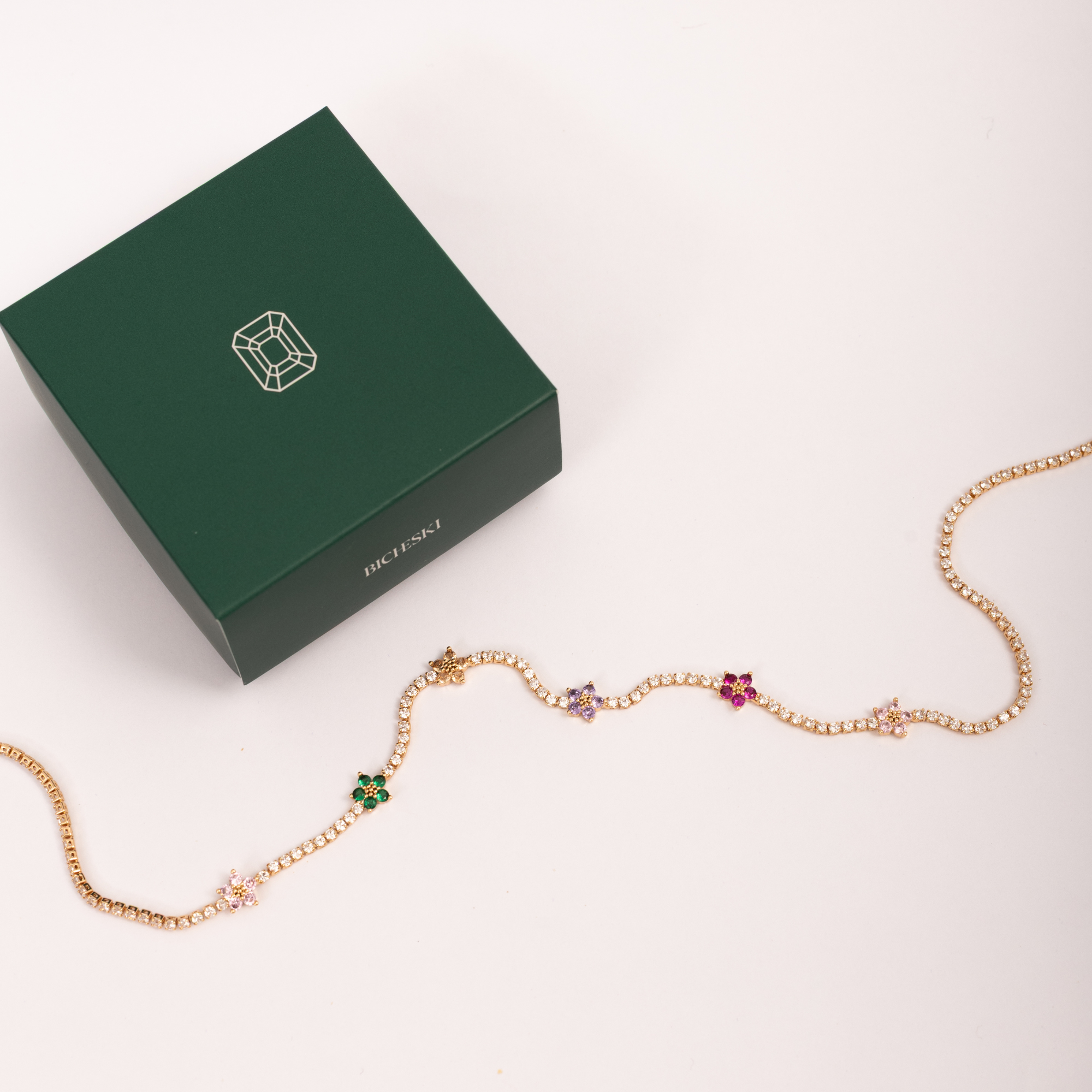 Colar com Pedras Coloridas e Micro Zircônias