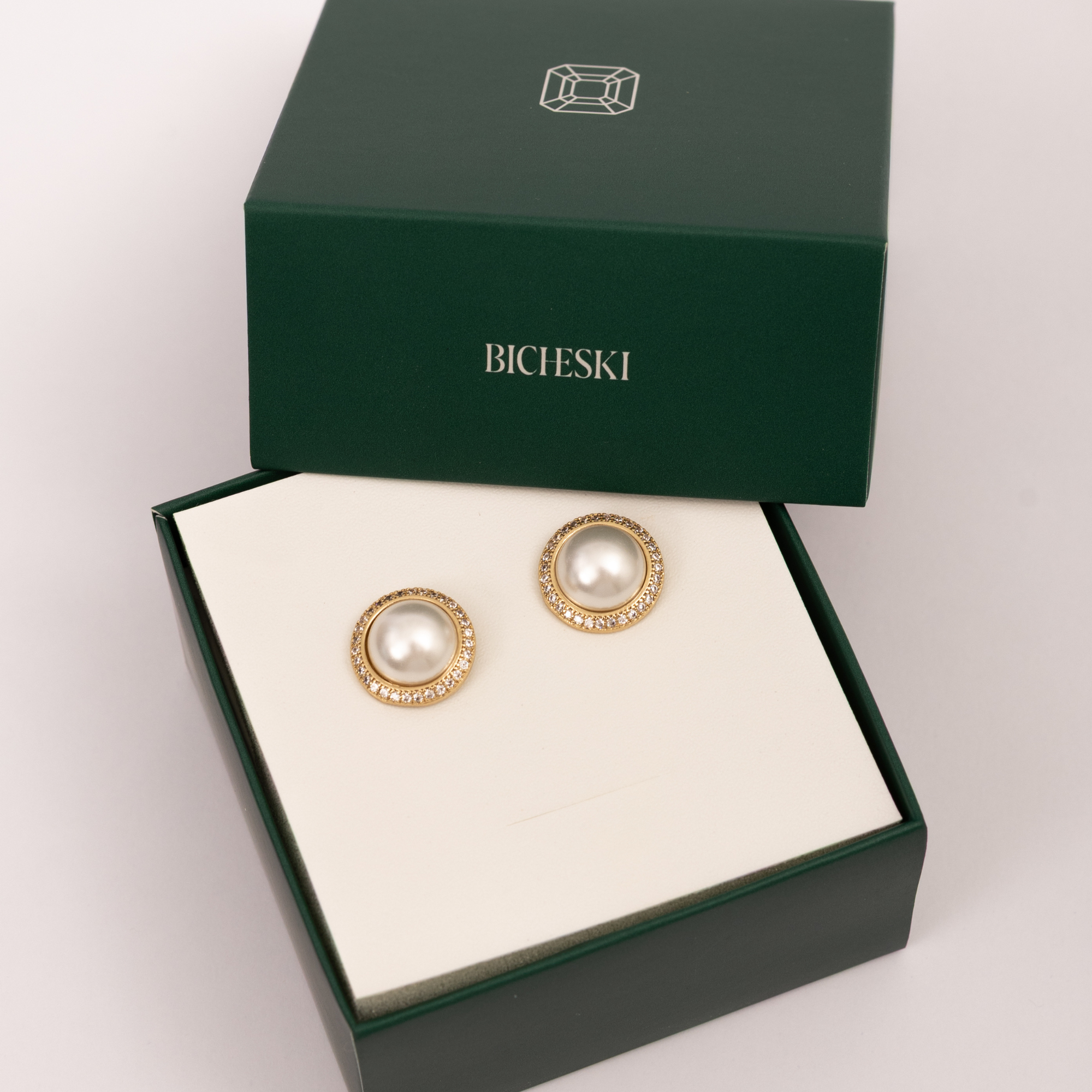 Brincos Redondos com Pérola e Micro Zircônias