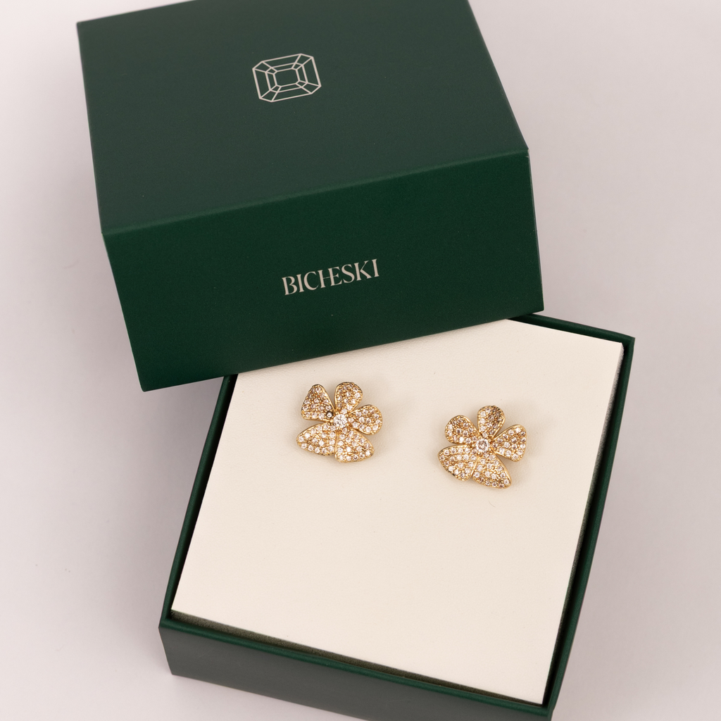 Brincos Flor Cravejados com Micro Zircônias