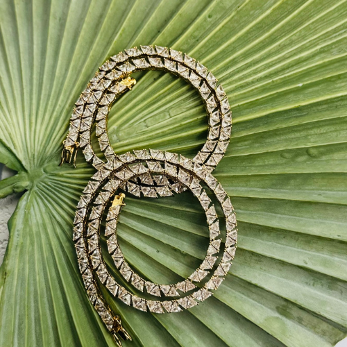 Riviera Zircônias Triangulares