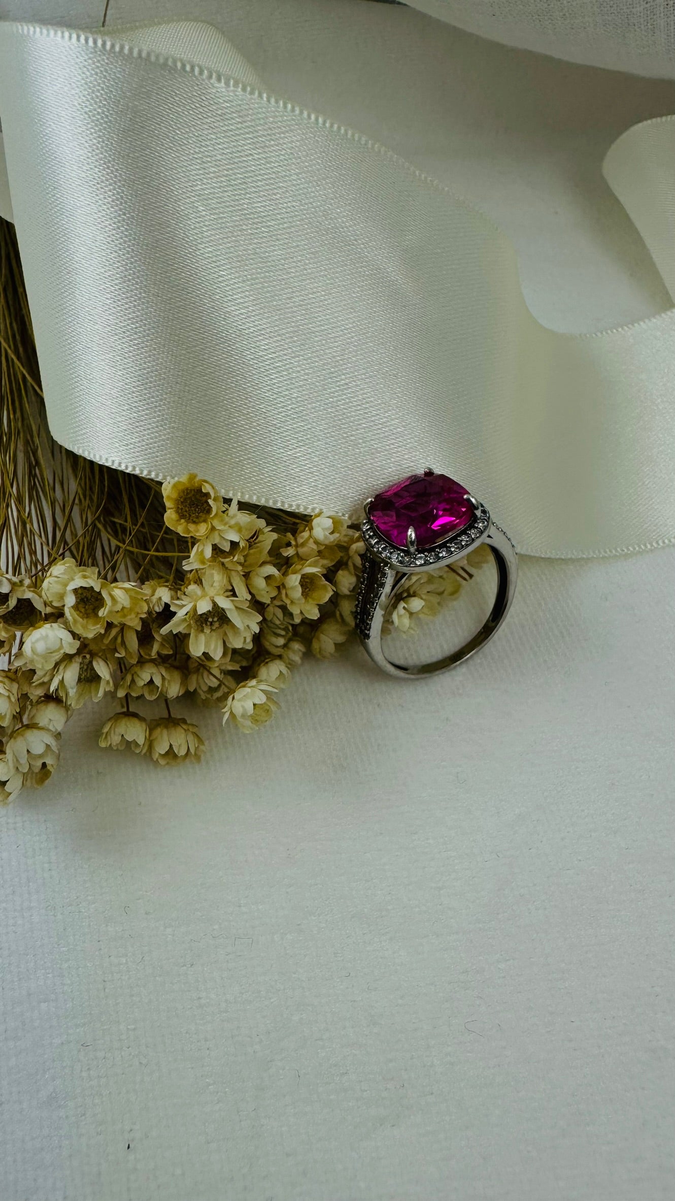 Anel de Prata 925 com Diamante Carbono  Roxa