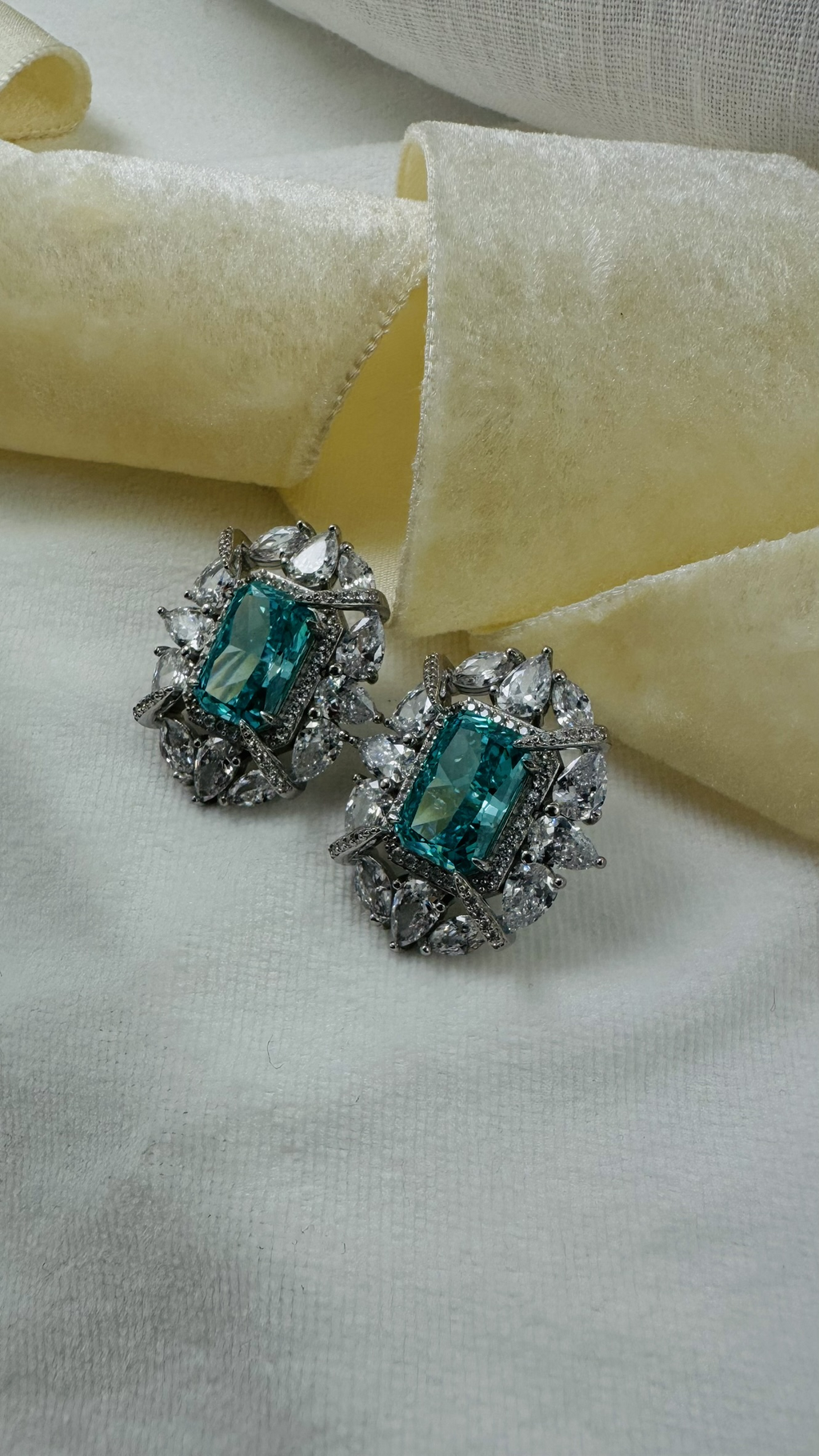 Brincos de Prata 925 com Diamante Carbono Azul