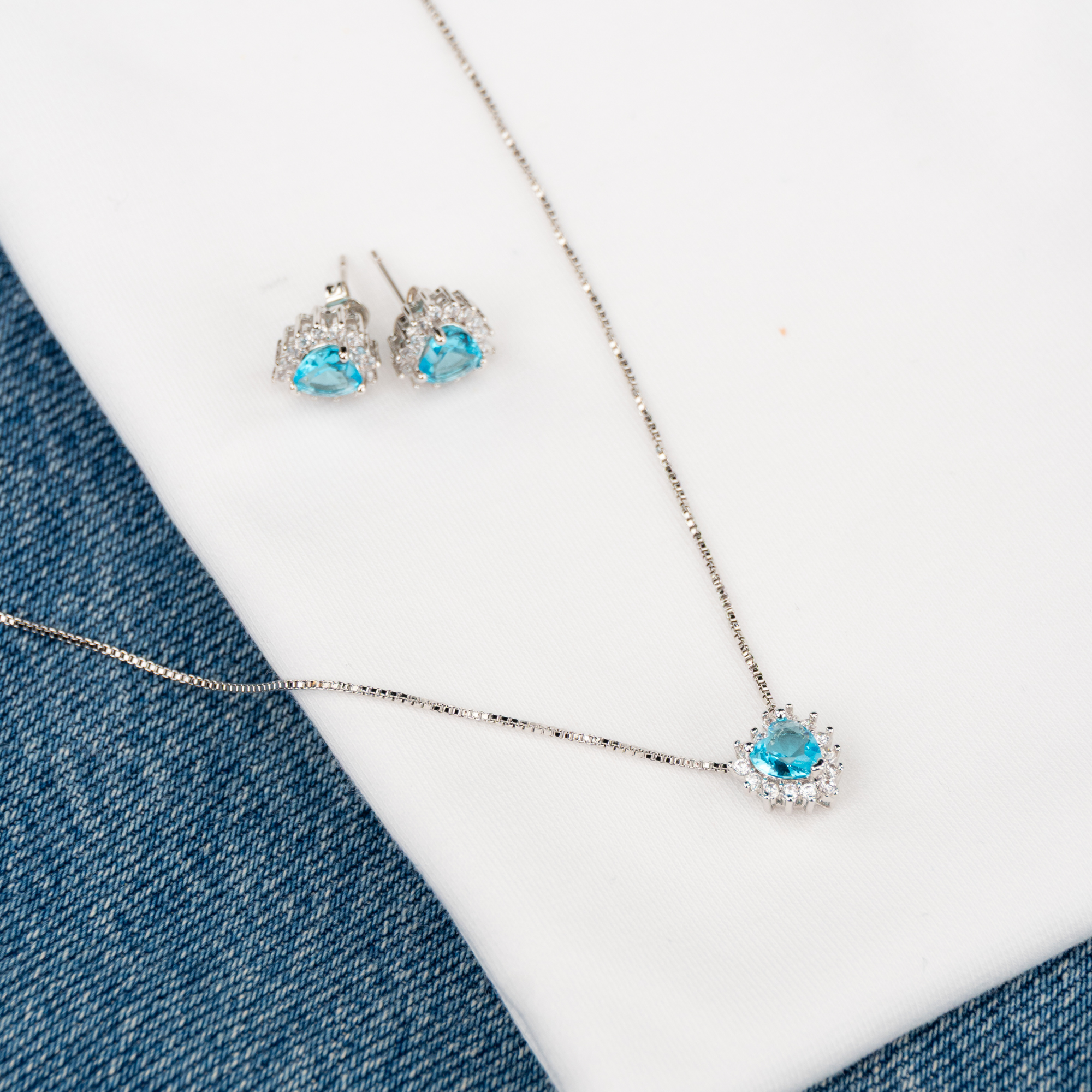 Conjunto Coração com Auréola em Corrente Veneziana