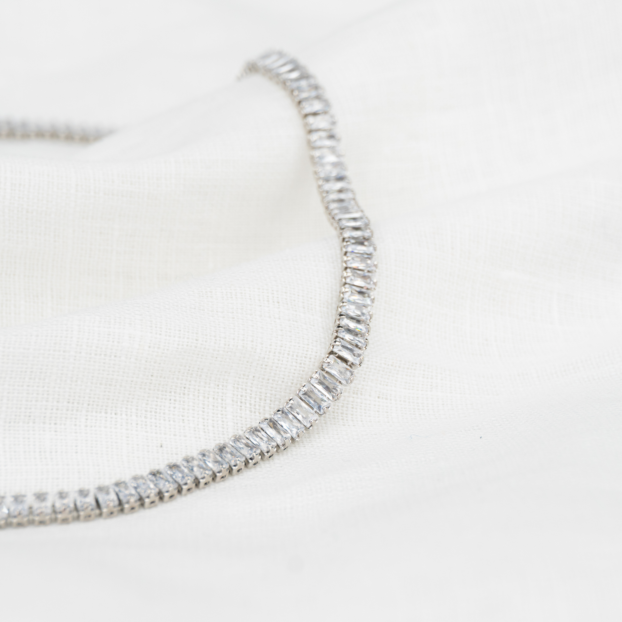 Colar Riviera em Vidro Lapidado Cristal 42cm x 4mm